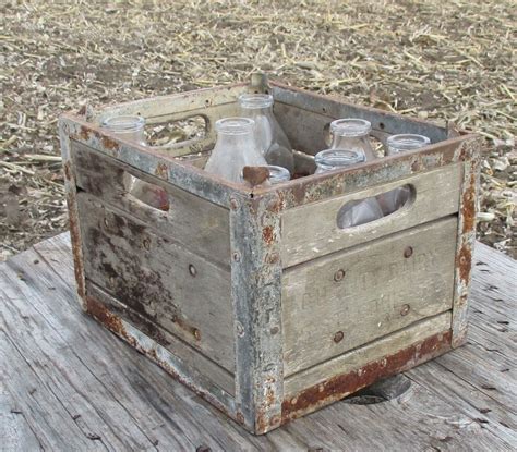 Vintage Quality Dairy St Louis Wood & Metal Milk Crate Wooden 